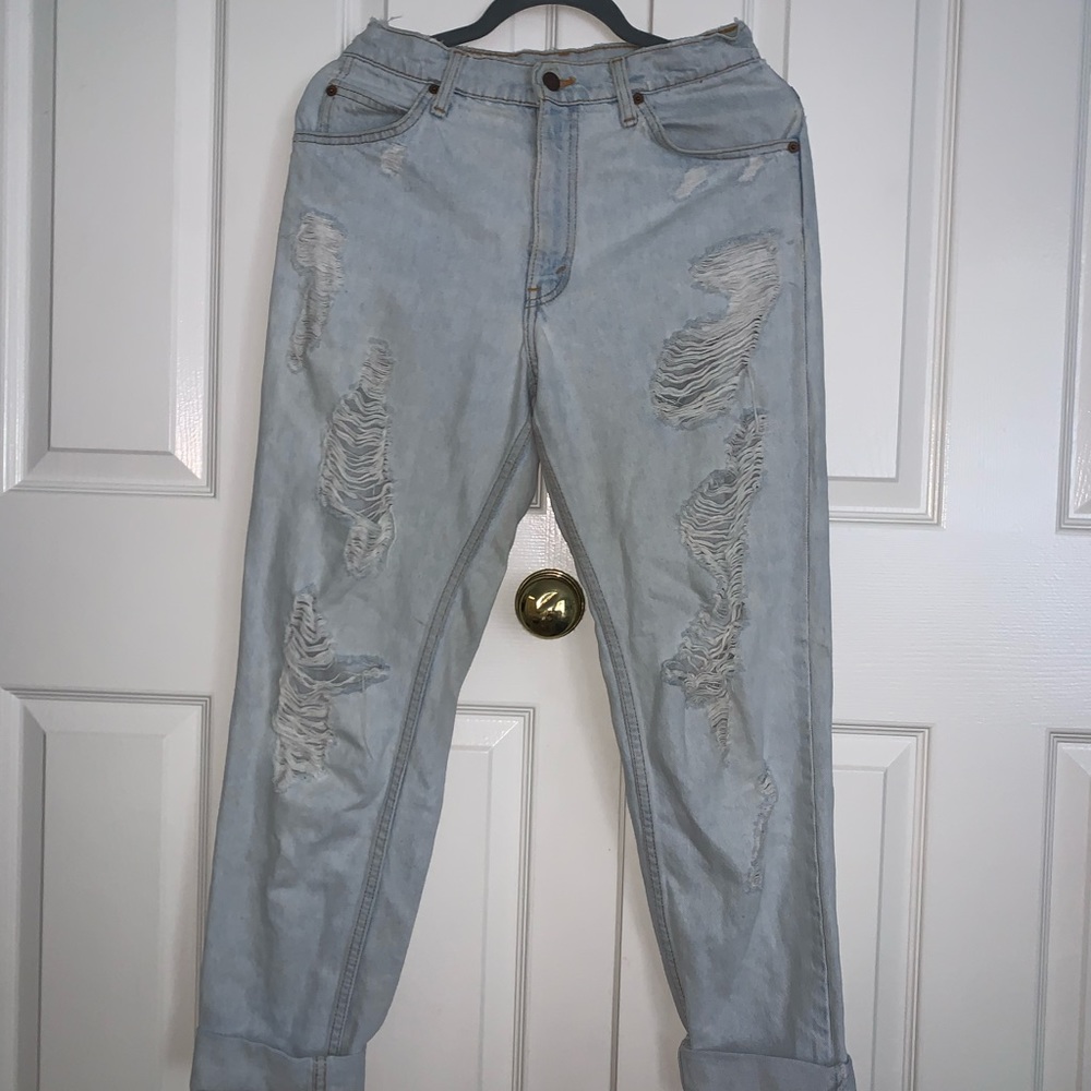 Vintage Levi’s light wash- super distressed